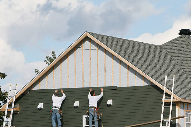 Professional Emergency Siding Repair technician working in Germantown, IL